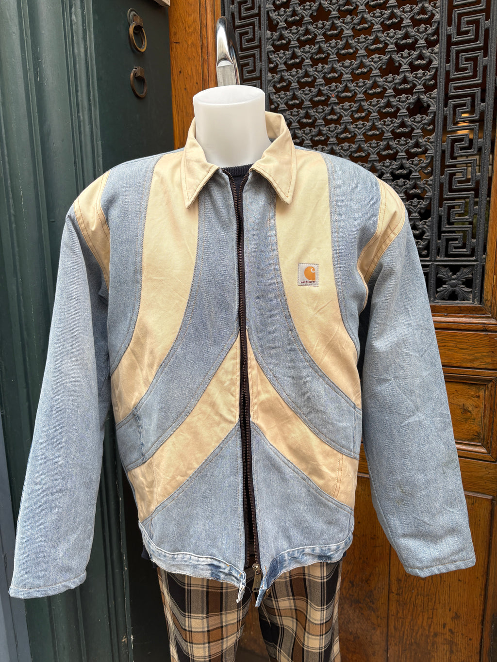 Veste Carhartt upcyclée – pièce unique